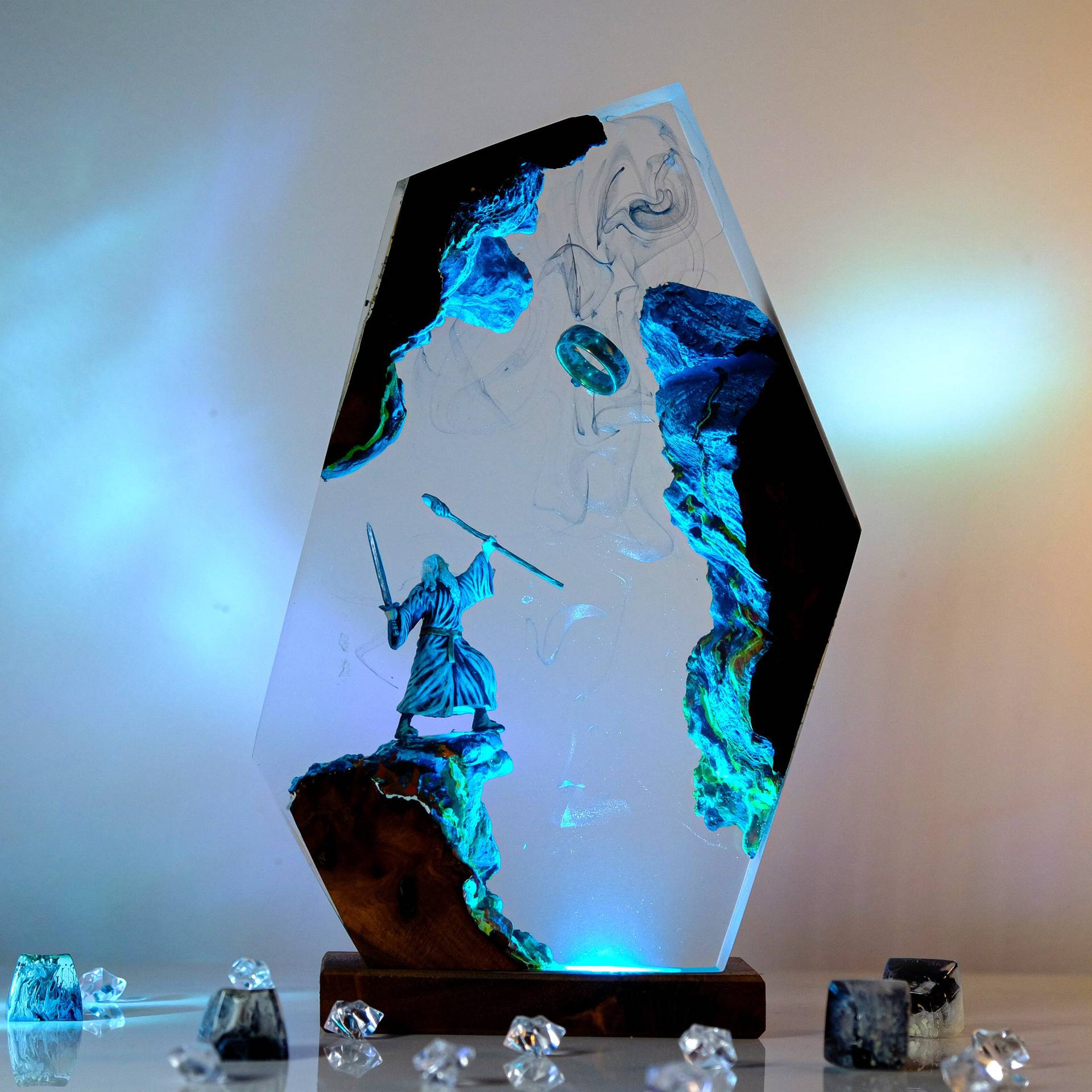 Desk Setup Lamp - Film-Szenen-Figur Tischlampe aus Harz, Magischer Ring,